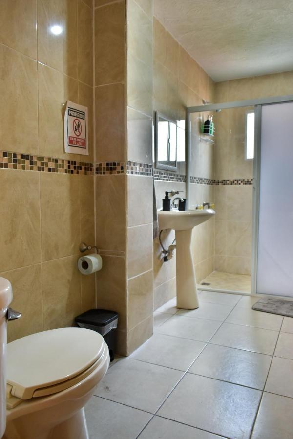 דירות לאון 2 Venator House Boutique מראה חיצוני תמונה