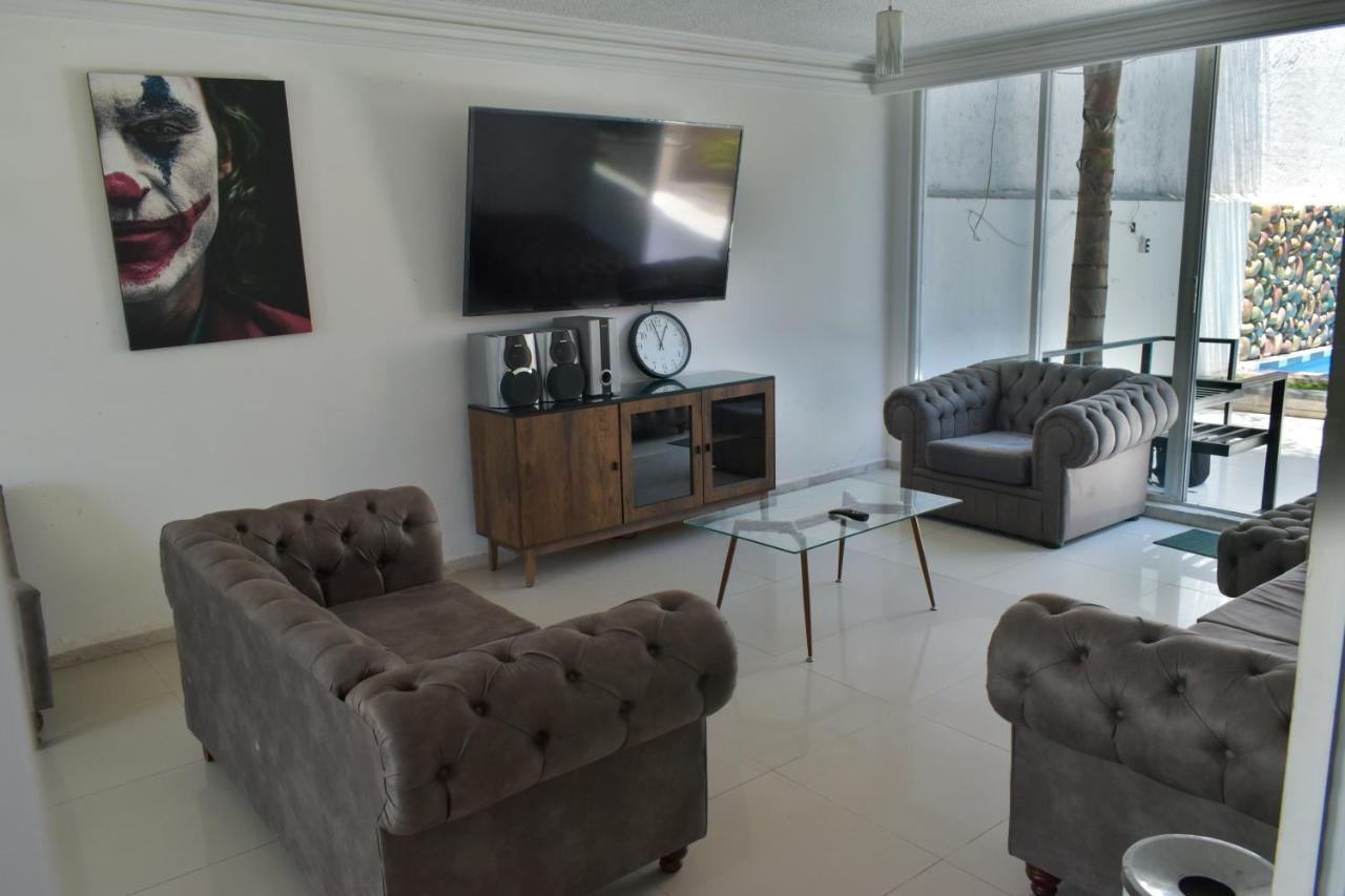 דירות לאון 2 Venator House Boutique מראה חיצוני תמונה