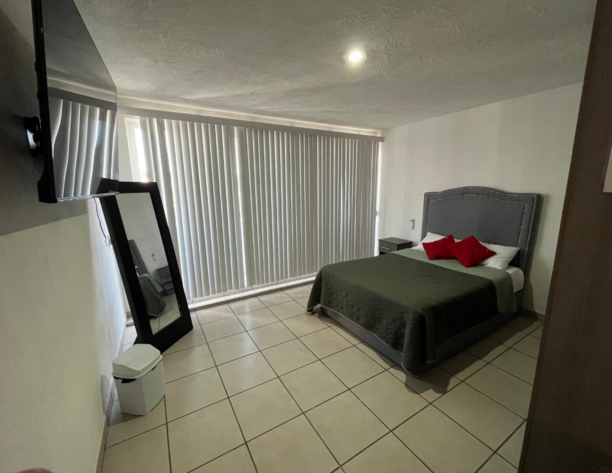 דירות לאון 2 Venator House Boutique מראה חיצוני תמונה