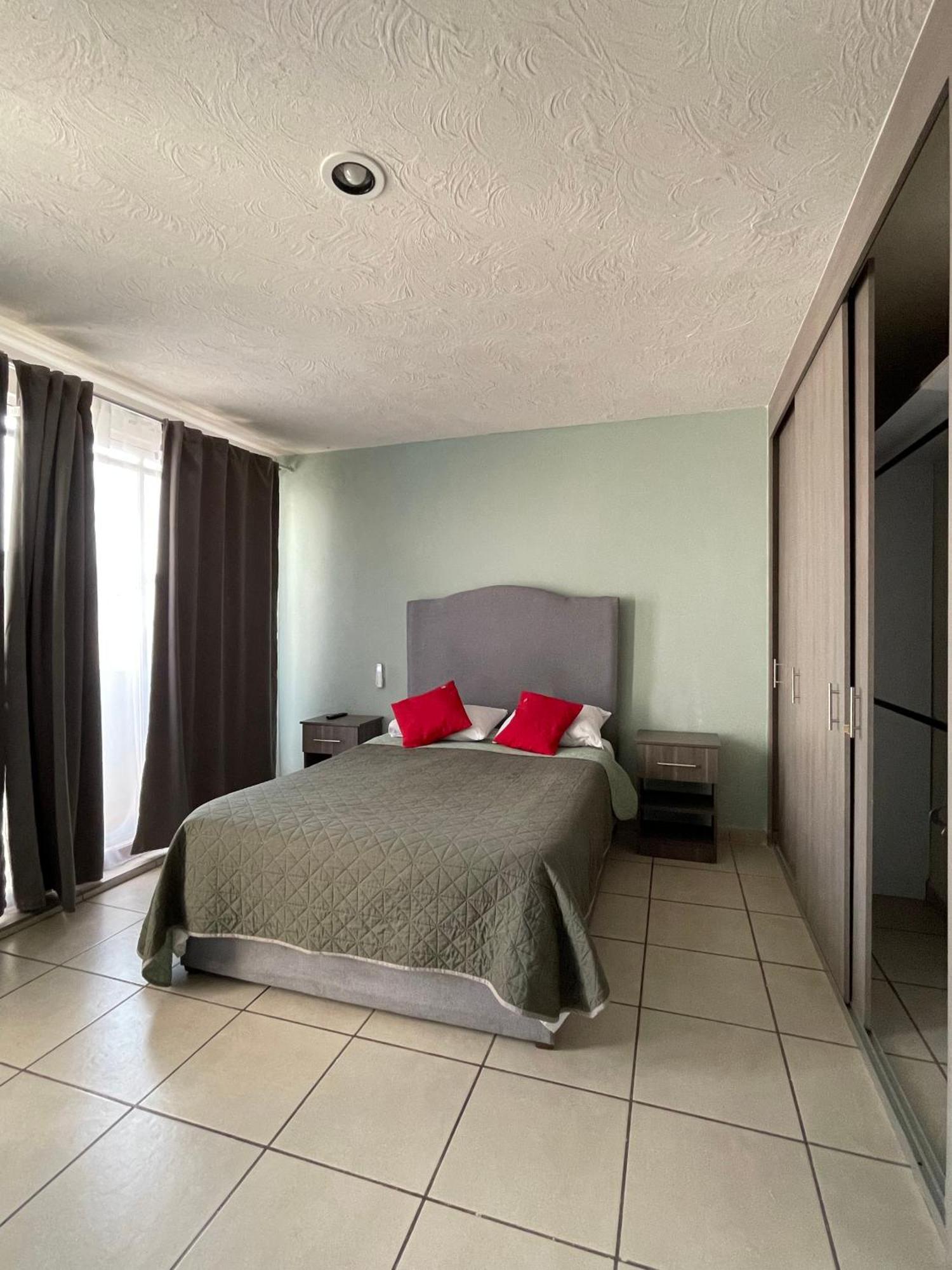 דירות לאון 2 Venator House Boutique מראה חיצוני תמונה