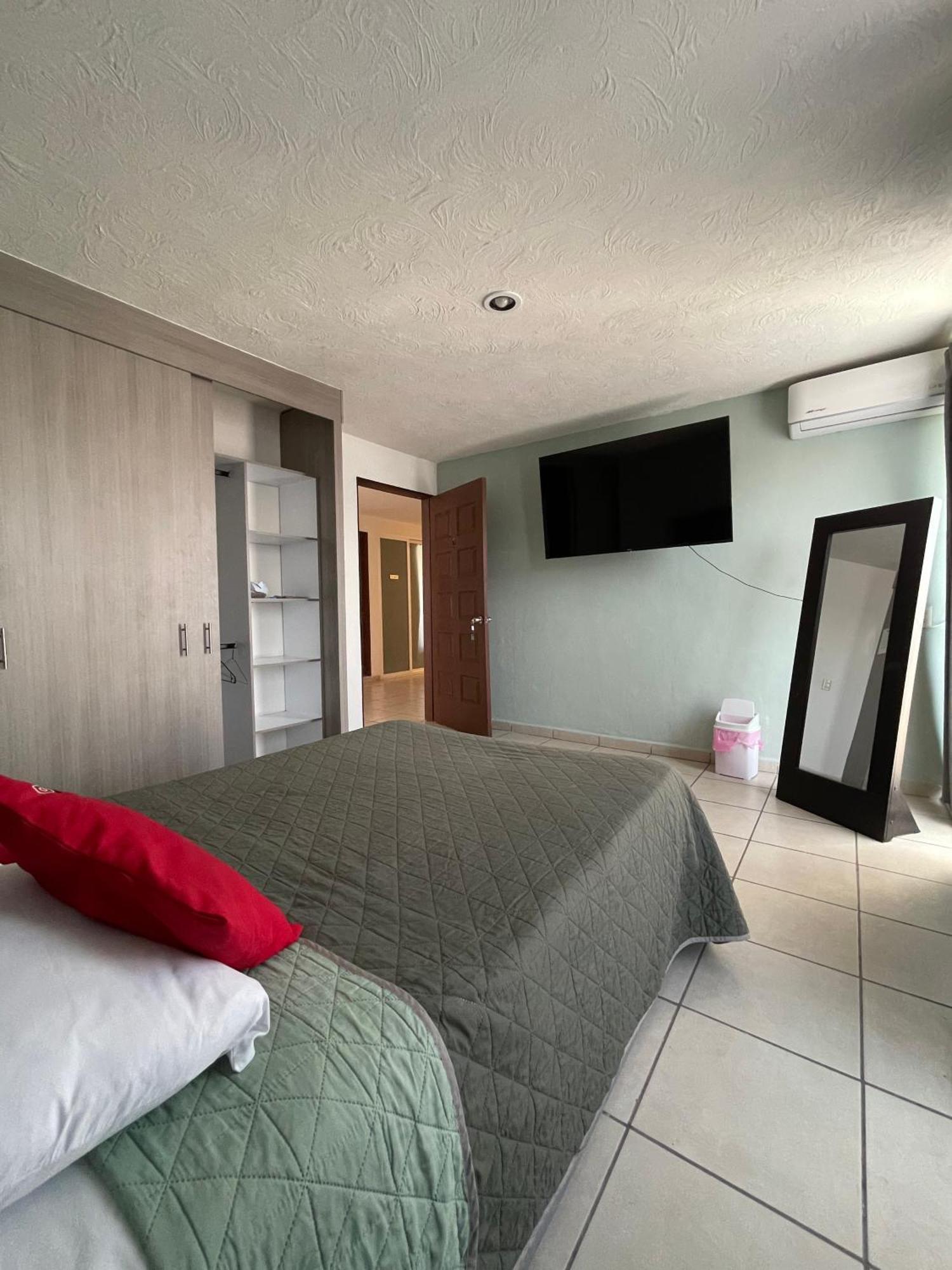 דירות לאון 2 Venator House Boutique מראה חיצוני תמונה